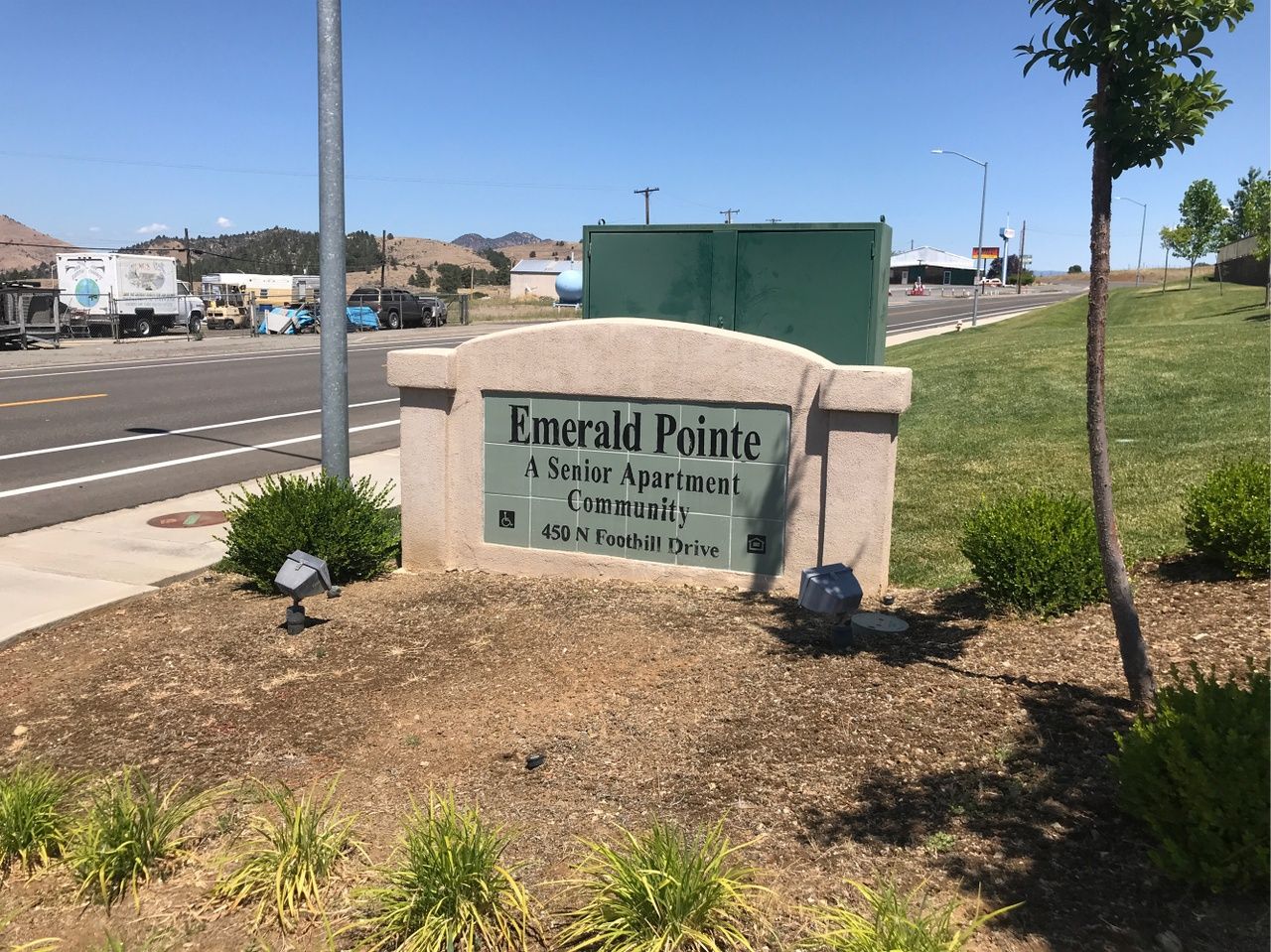 Emerald Pointe Apartments - Image 3