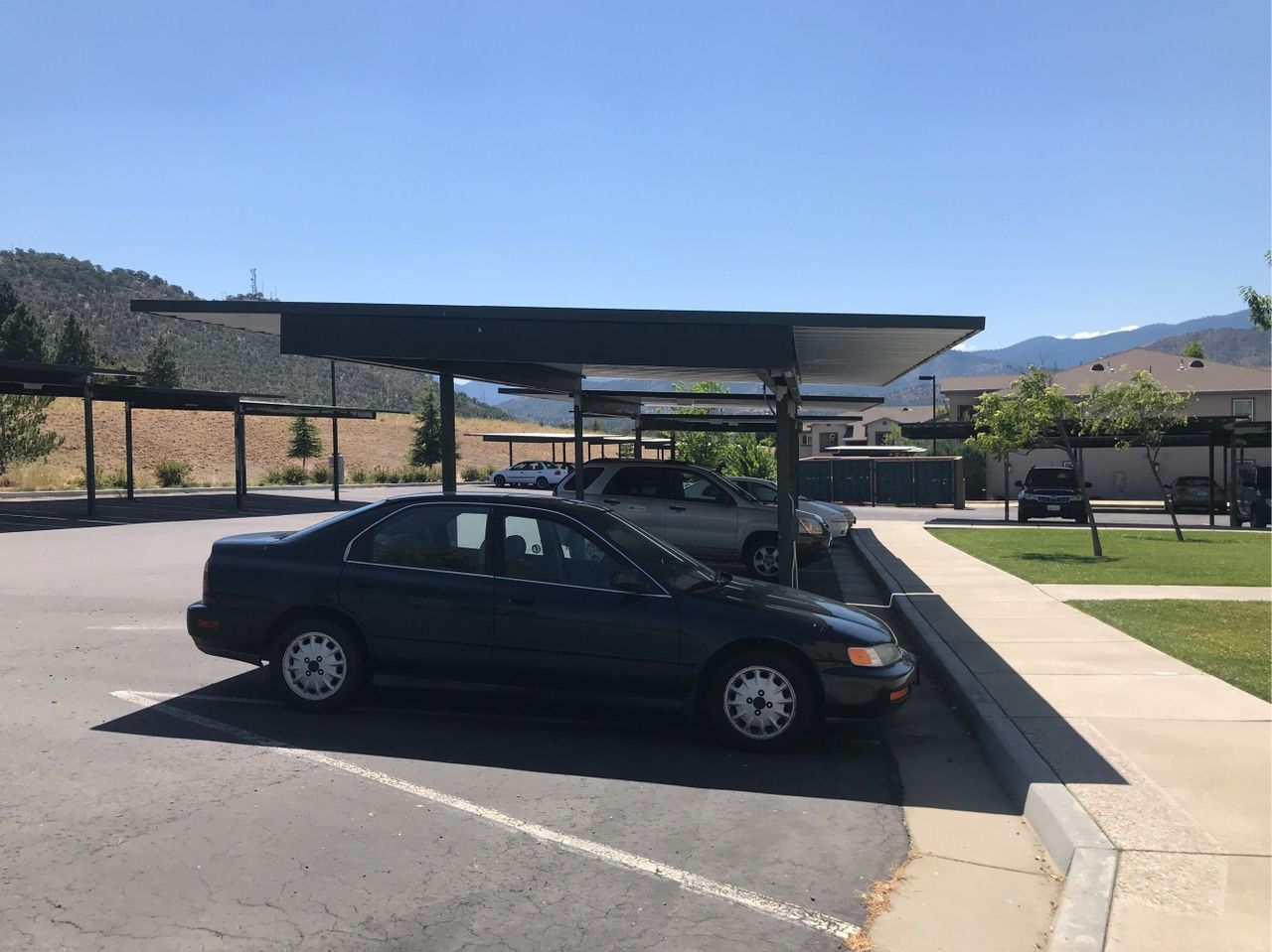 Emerald Pointe Apartments - Image 6