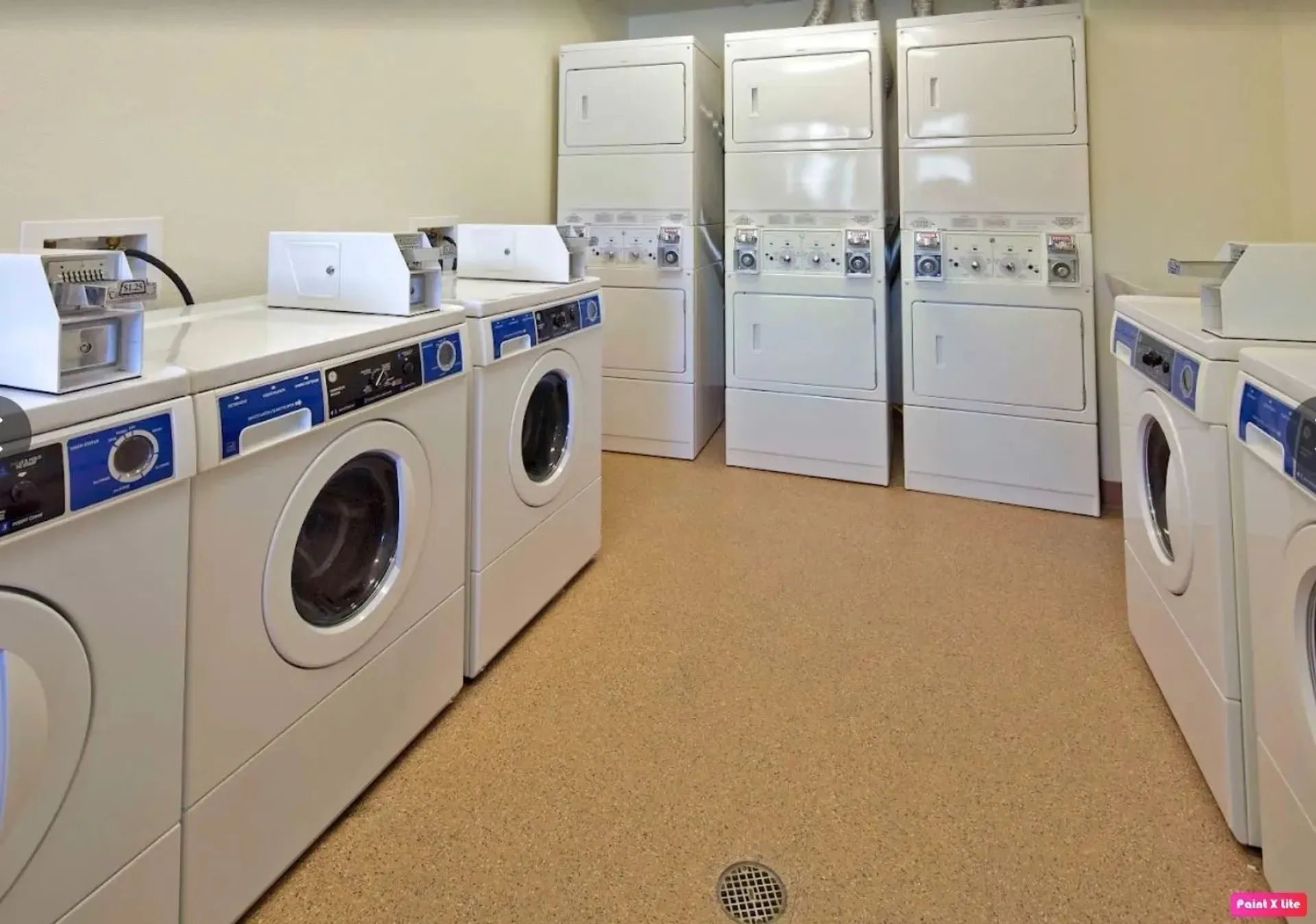 Mountain View Apartments - Image 9