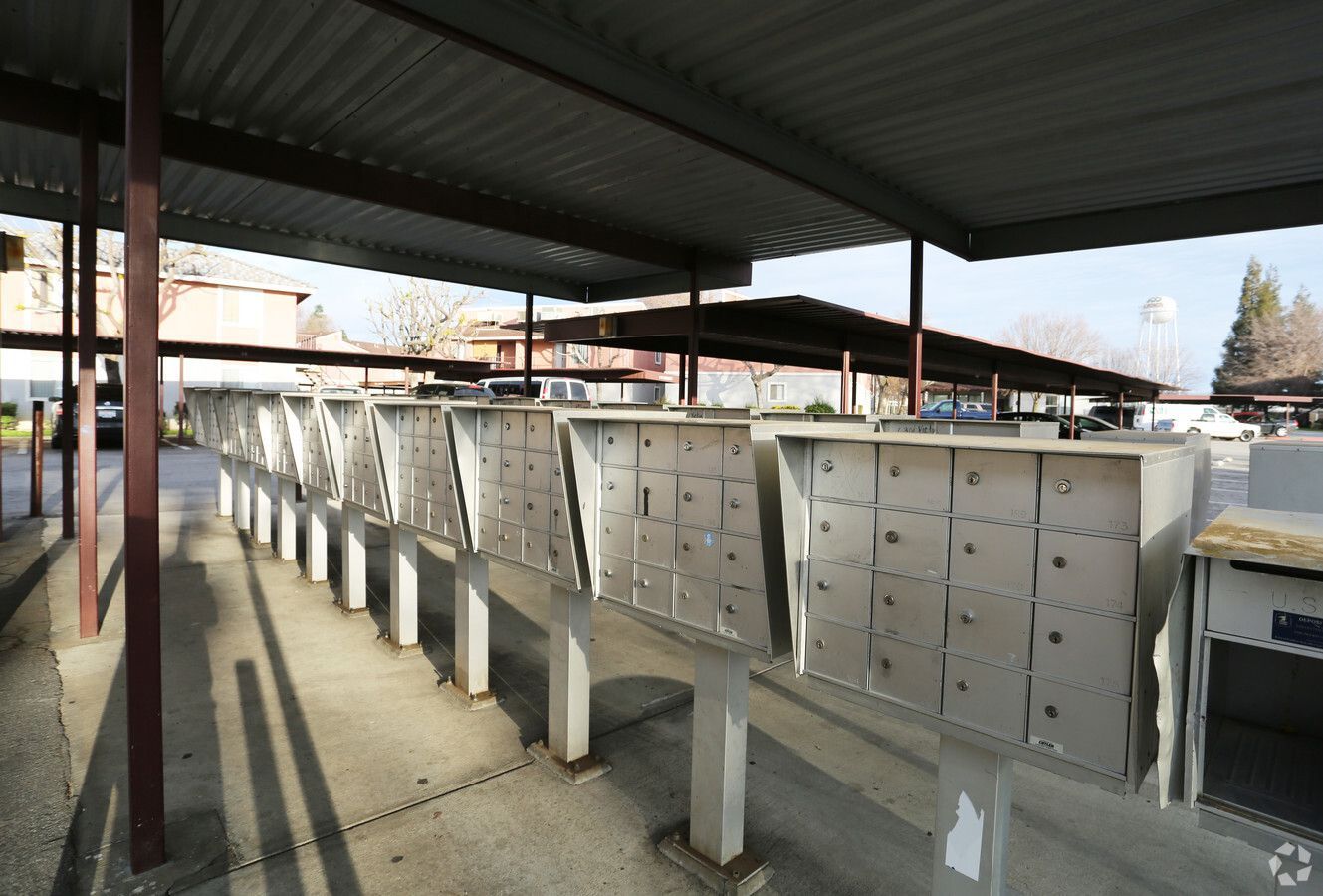 Springwood Court - Image 9