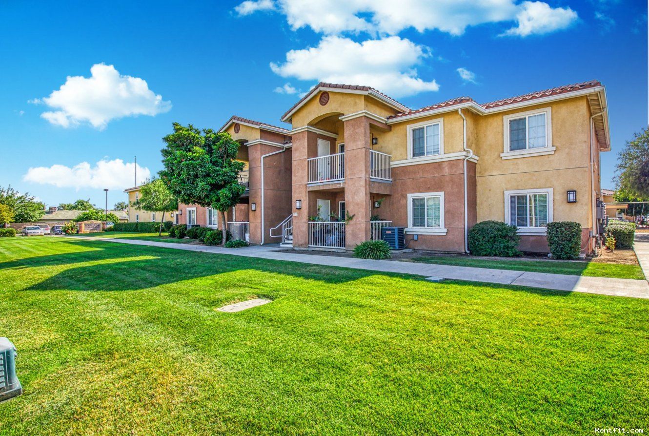 Summerview Apartments - Image 1