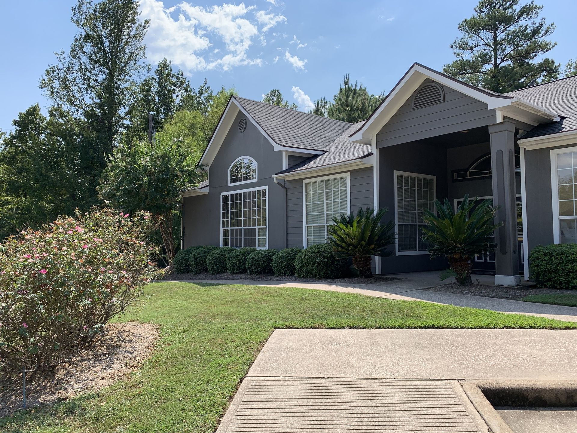 High Pointe Plaza Apartments - Image 3