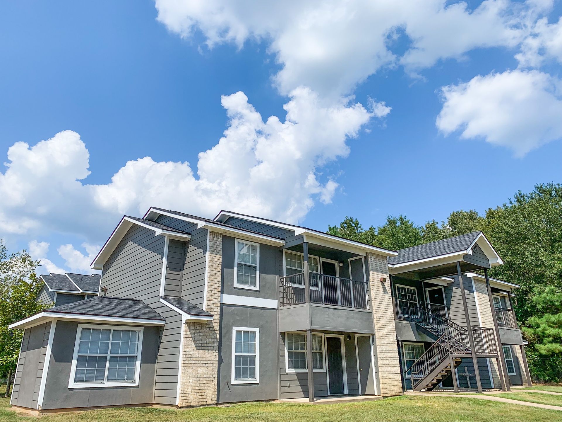 High Pointe Plaza Apartments - Image 5