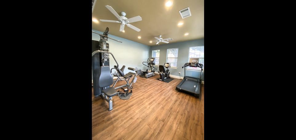 Plainview Vistas Apartment - Image 13