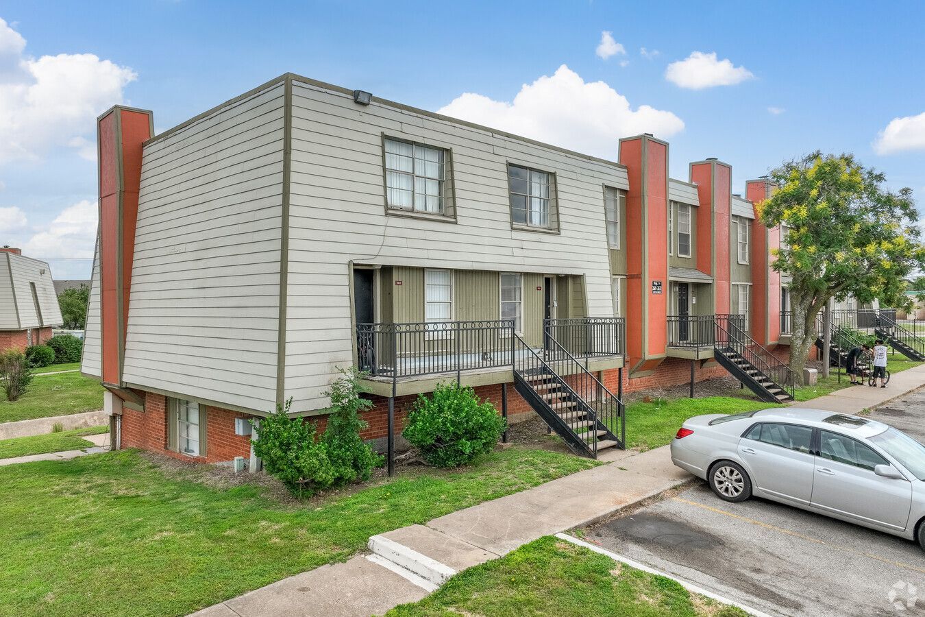 Ashley Park Apartments - Image 2