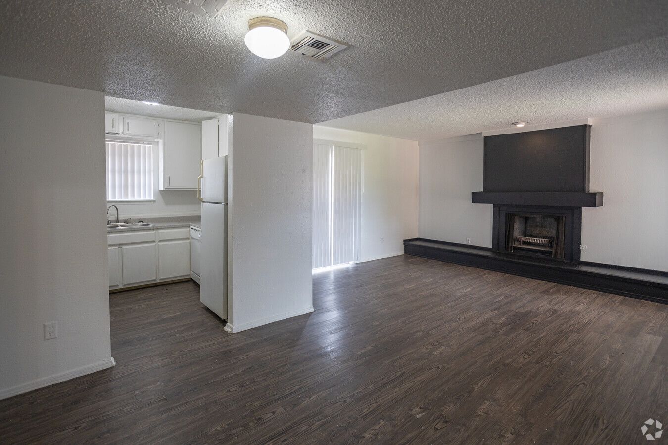 Ashley Park Apartments - Image 3
