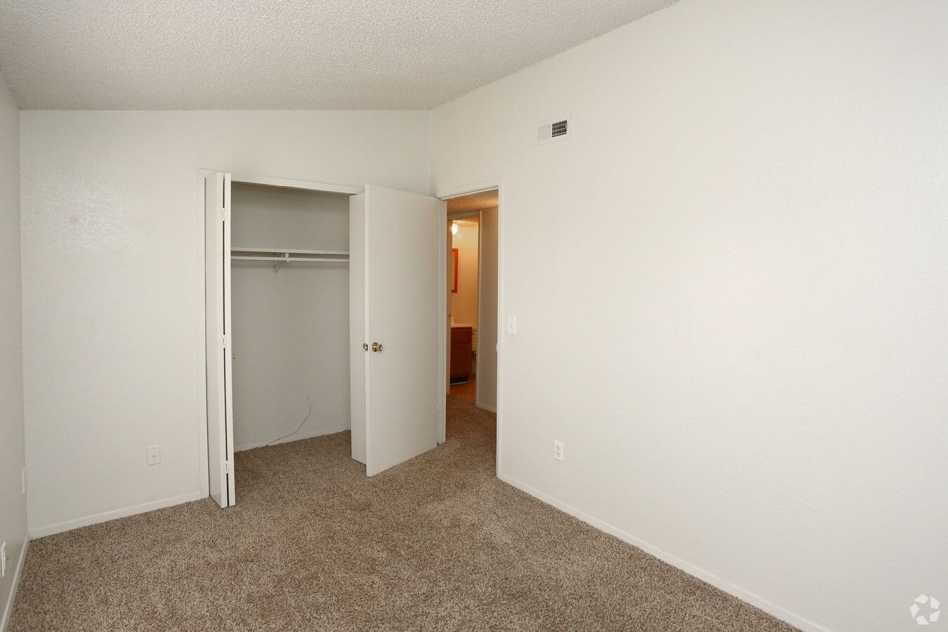 Beaumont Crossing Estates Apartments - Image 3