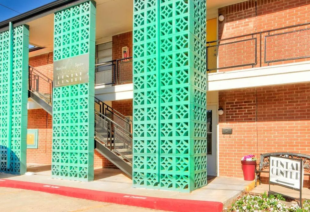 Bradford Square Apartments - Image 3