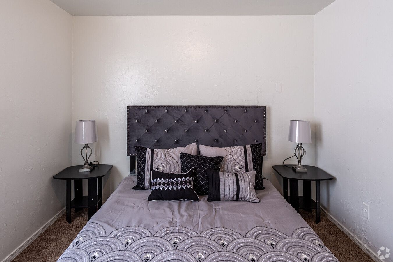 Bradford Square Apartments - Image 6