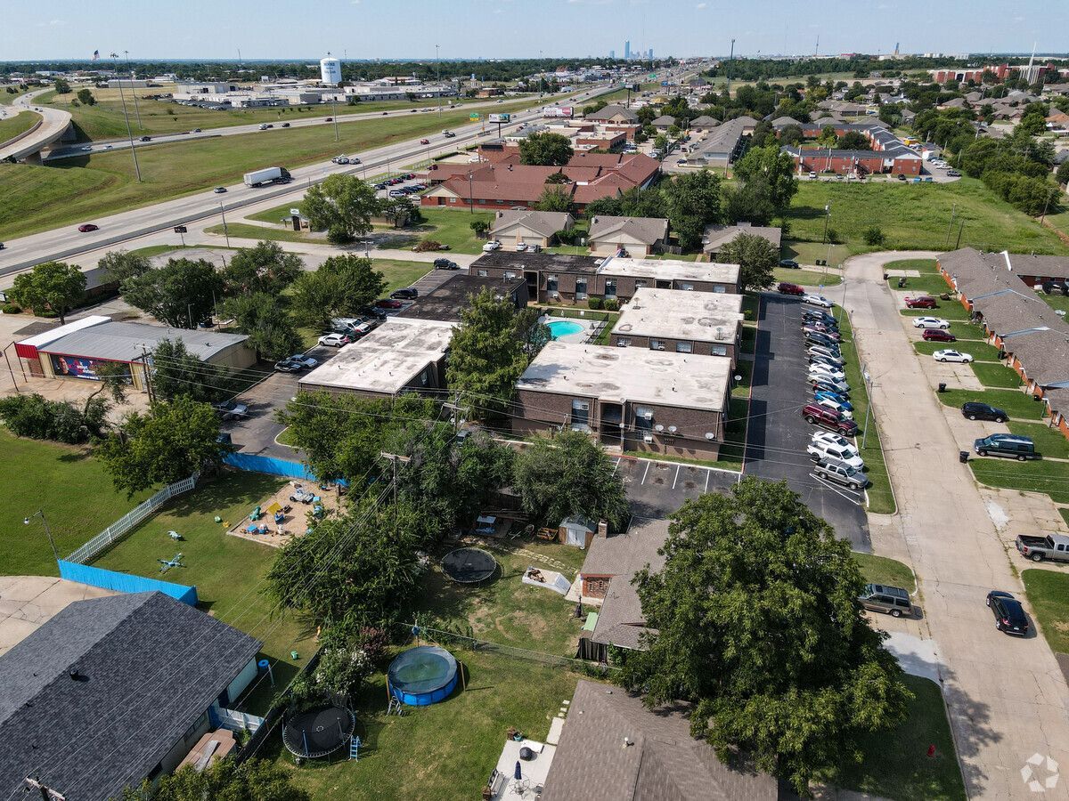 Chalet Apartments - Image 2