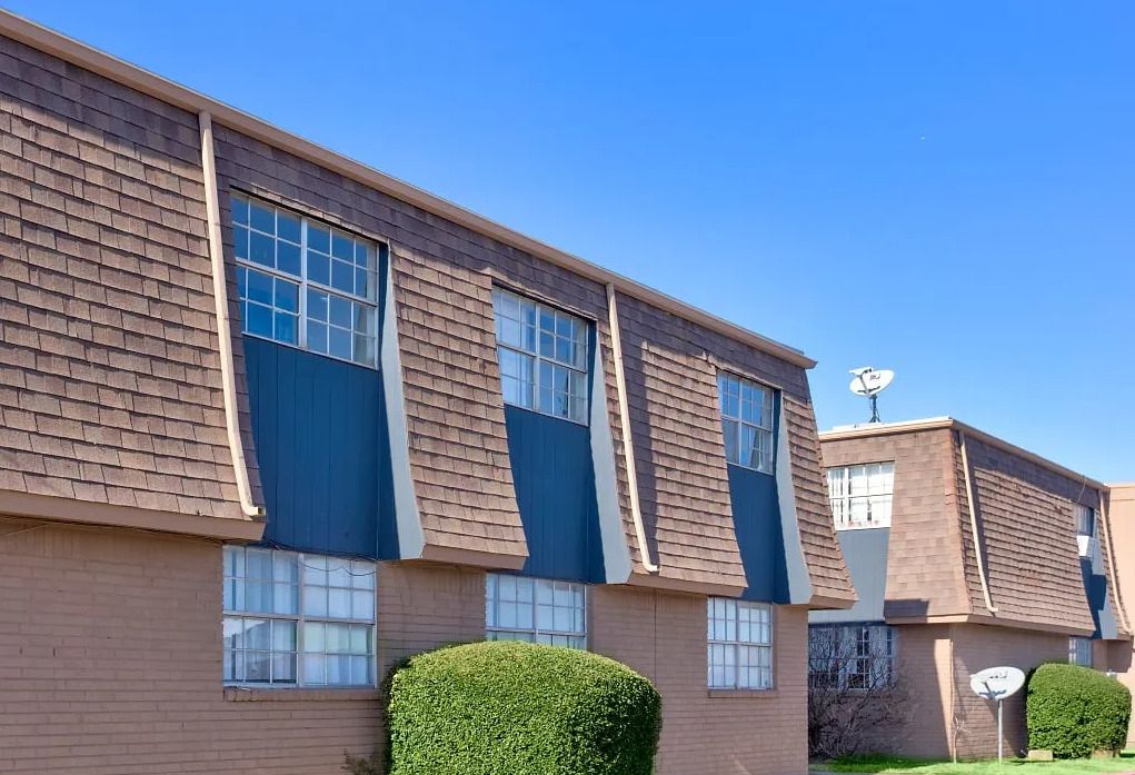 Chalet Apartments - Image 4