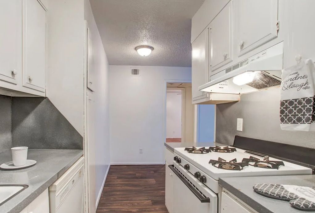 Chalet Apartments - Image 6