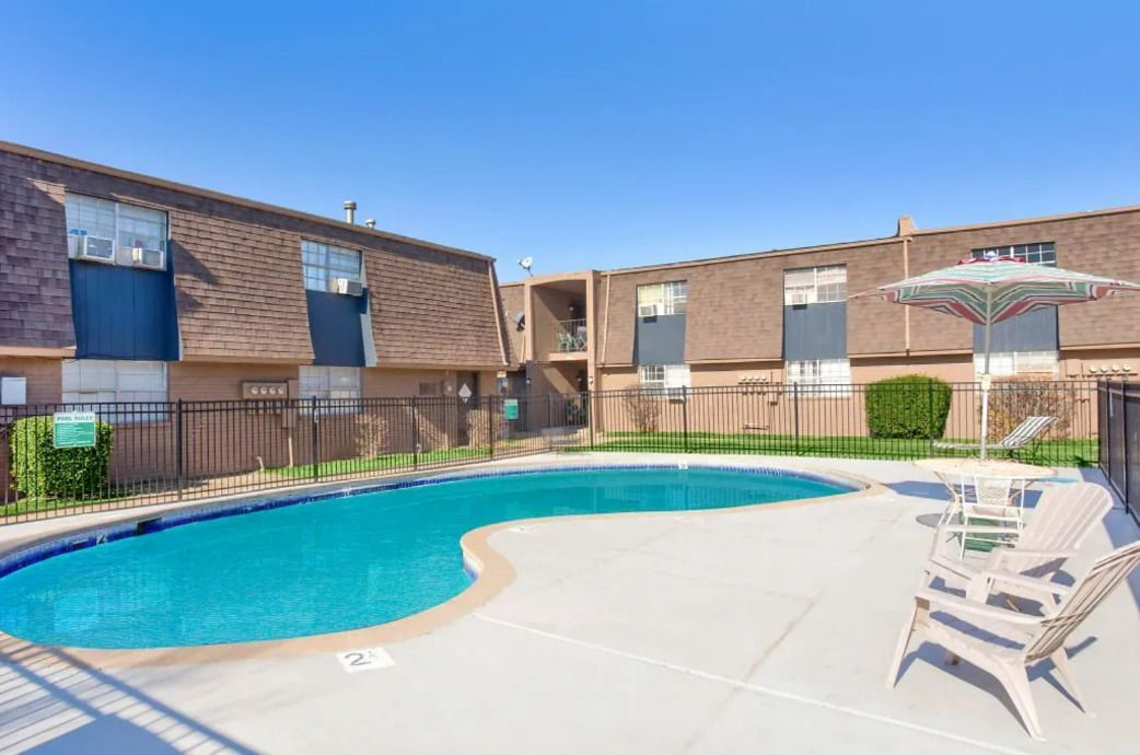 Chalet Apartments - Image 11