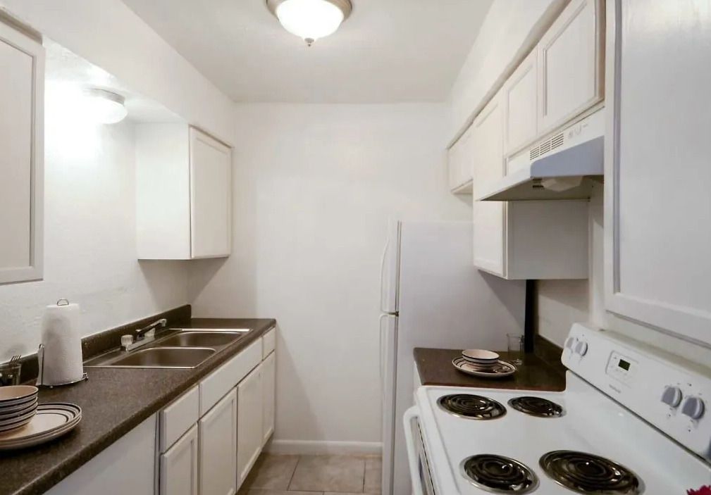 Las Brisas Apartments - Image 5