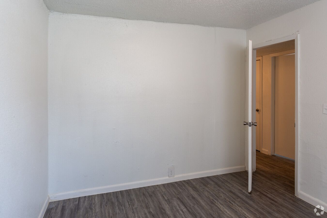 Las Brisas Apartments - Image 7