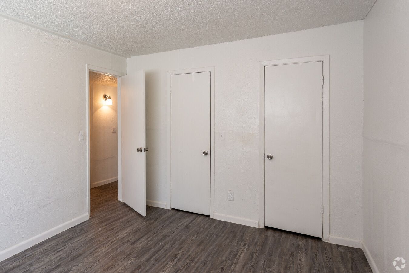 Las Brisas Apartments - Image 8