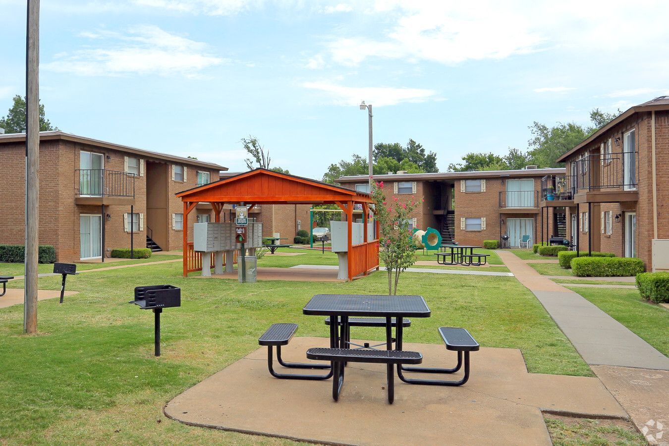 Meadow Park Apartments - Image 1