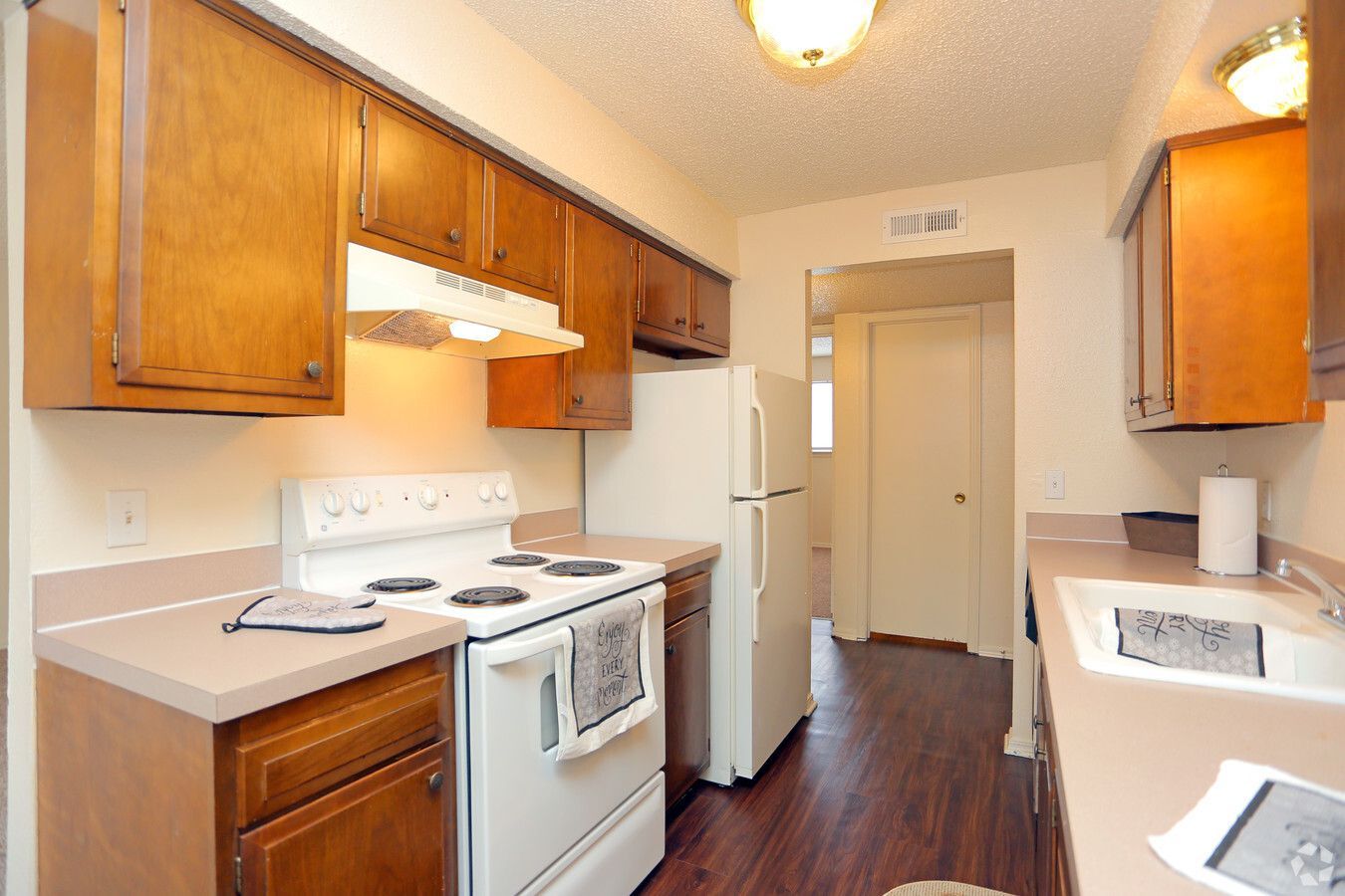 Meadow Park Apartments - Image 3