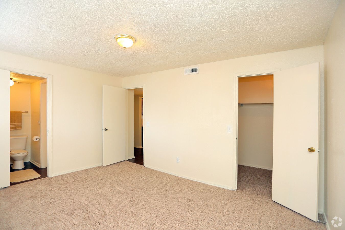 Meadow Park Apartments - Image 6