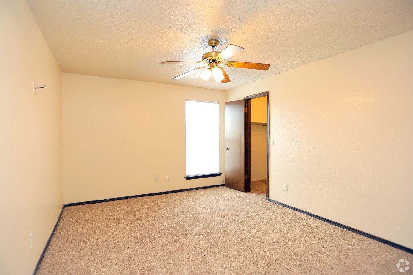 Meadow Park Apartments - Image 7