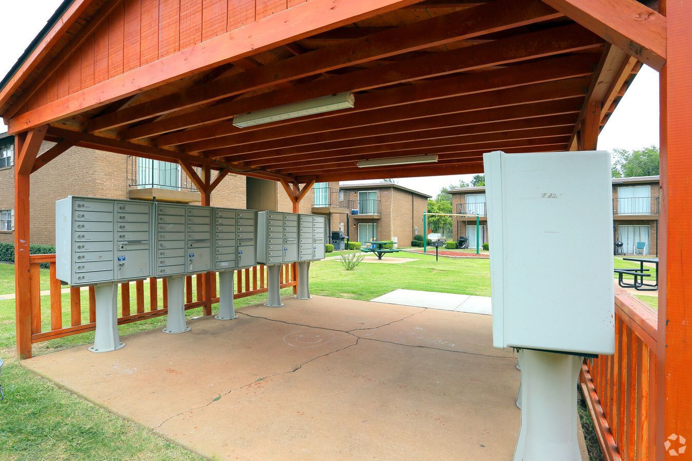 Meadow Park Apartments - Image 11