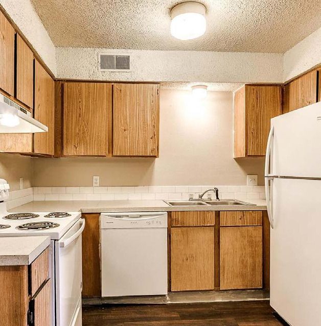 Park Place Apartments - Image 3