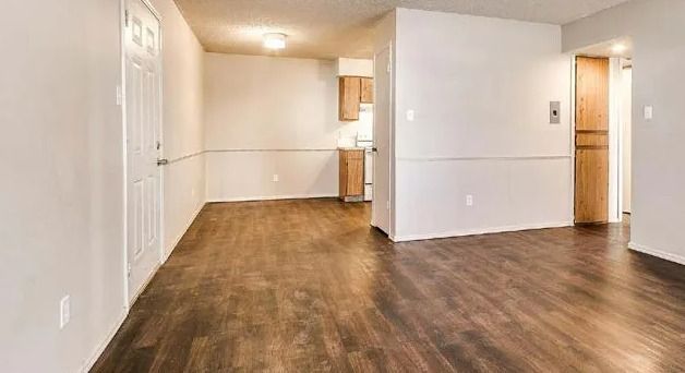 Park Place Apartments - Image 4