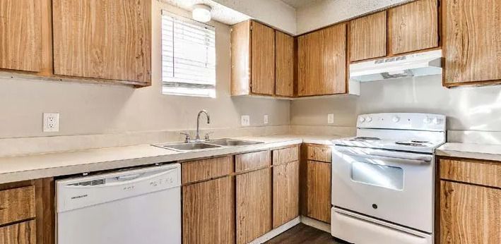 Park Place Apartments - Image 5