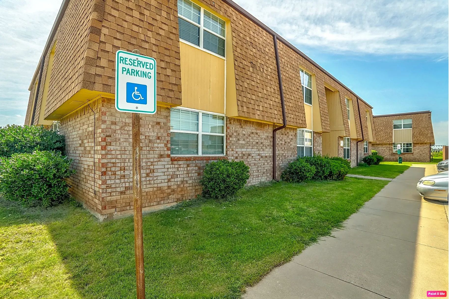 Pine Terrace Apartments - Image 1