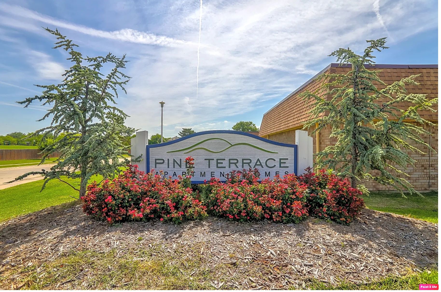 Pine Terrace Apartments - Image 2