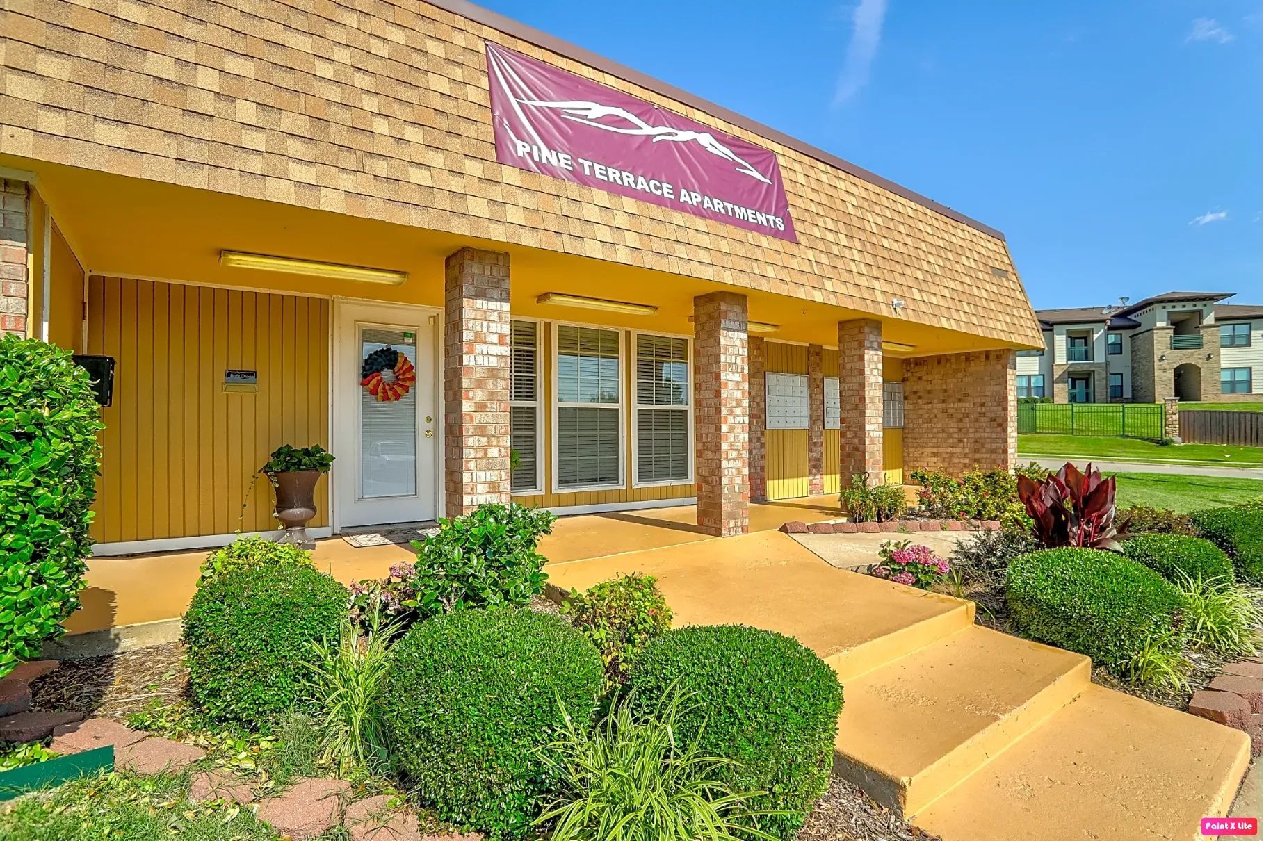 Pine Terrace Apartments - Image 3