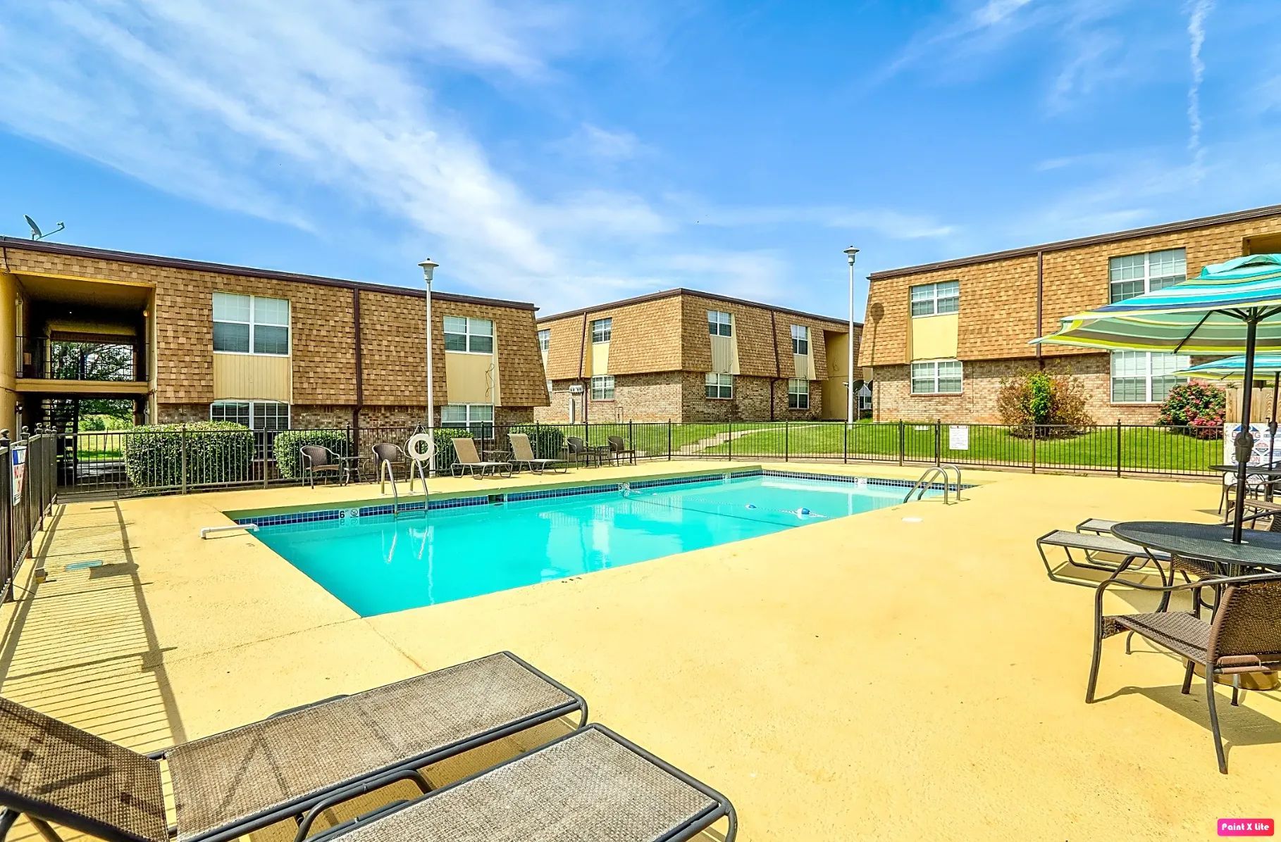 Pine Terrace Apartments - Image 5