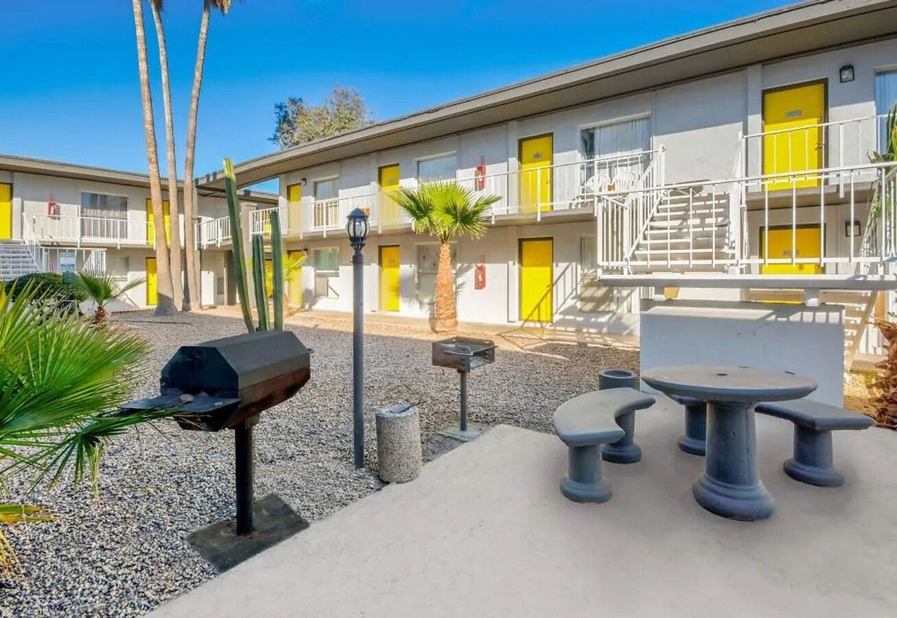 The Retro Apartments   - Image 2