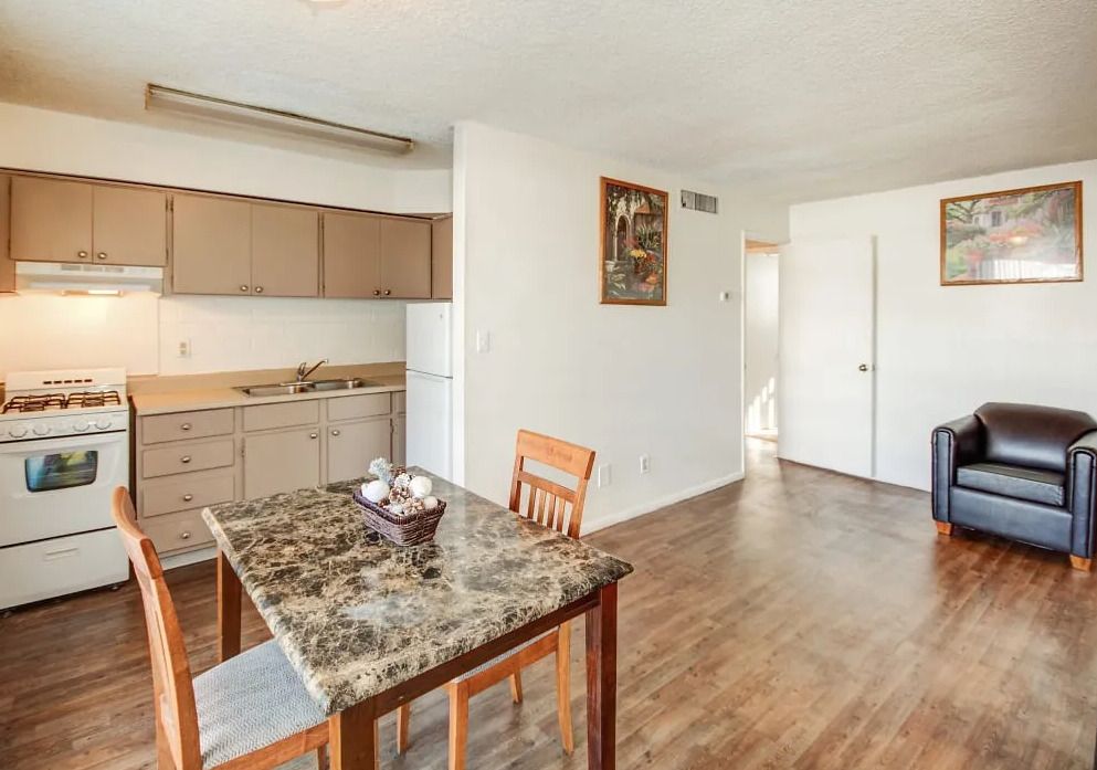 The Retro Apartments   - Image 7