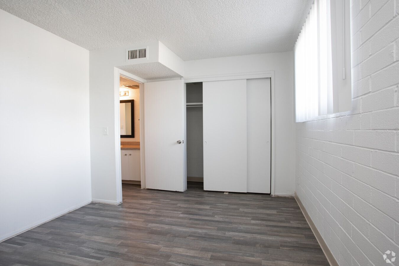 The Retro Apartments   - Image 12