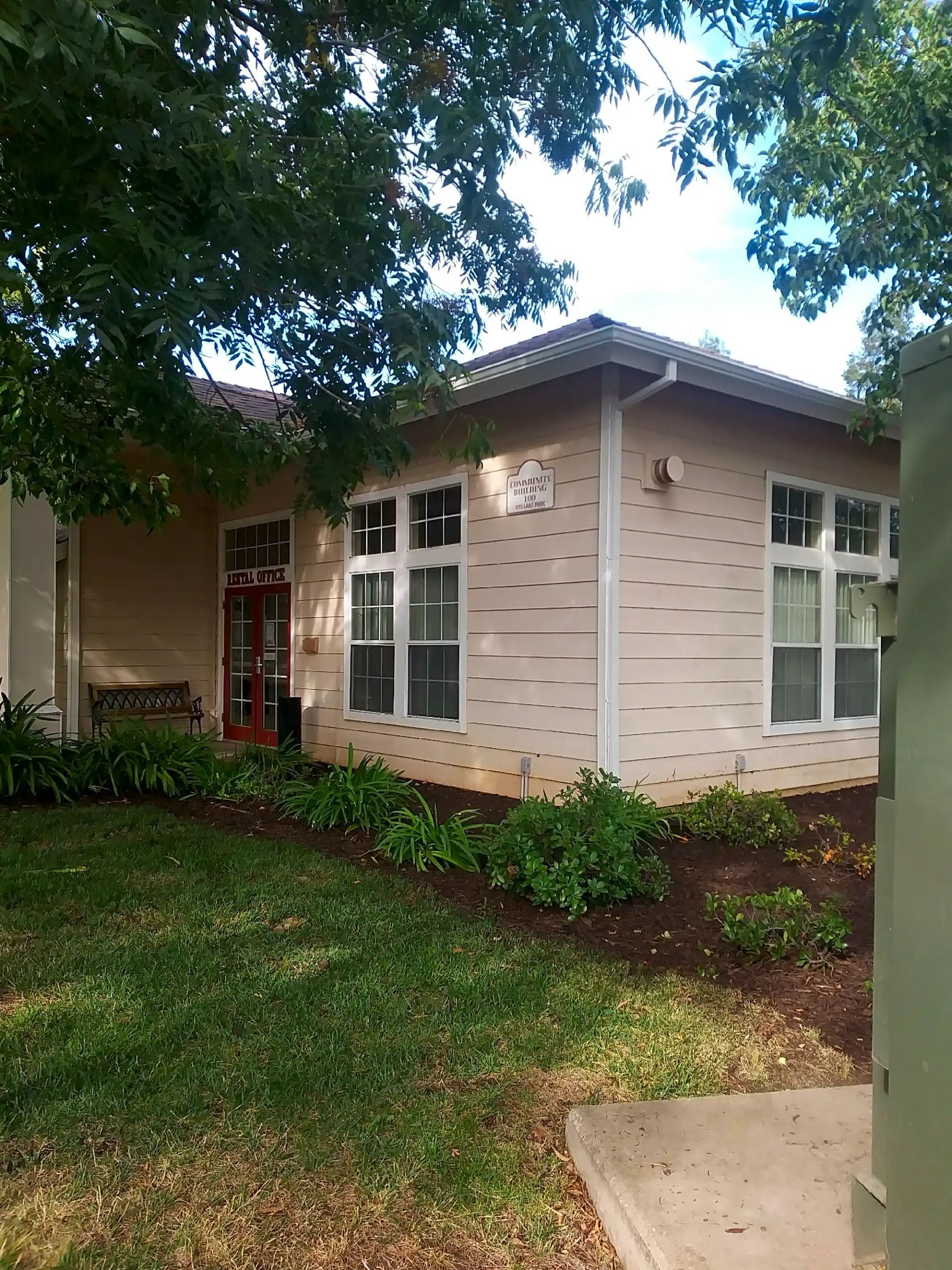 Comfrey Senior  - Image 5