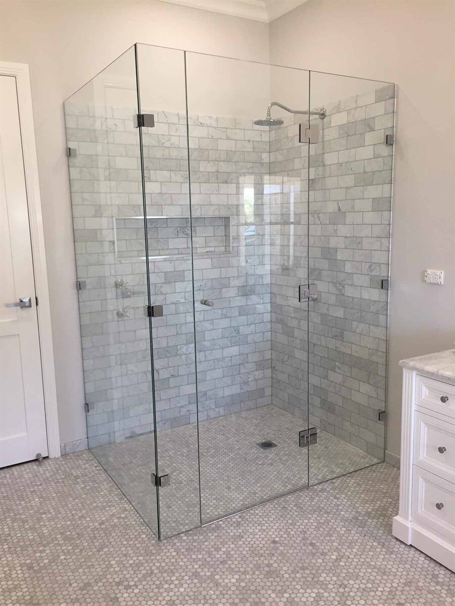 Glass Shower Screen And Wall Tiles — Splashbacks in Cessnock, NSW