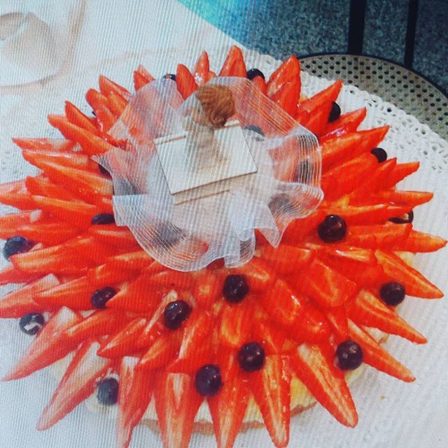Torta con fragole fresche
