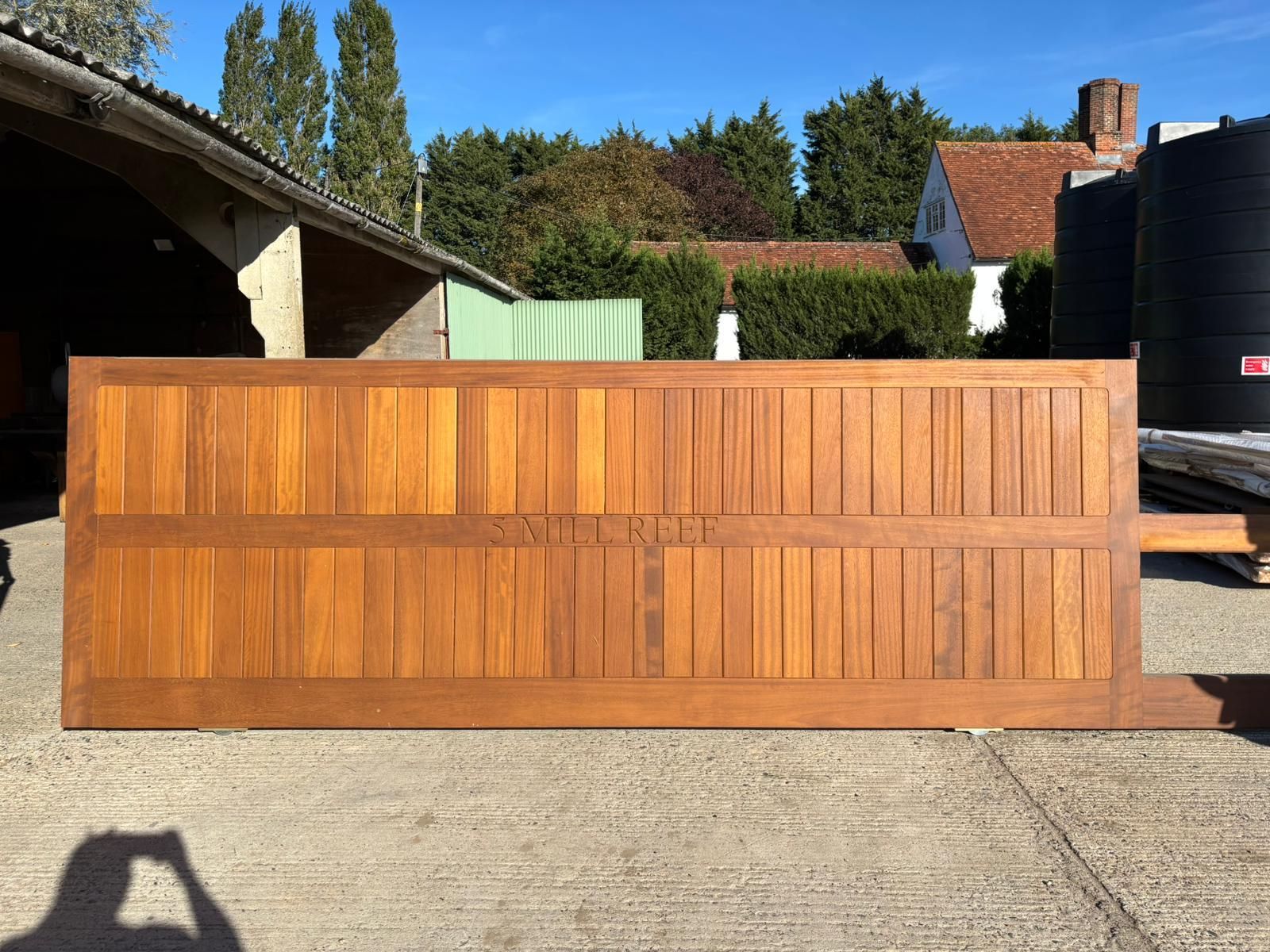 Gate Reference: BG156