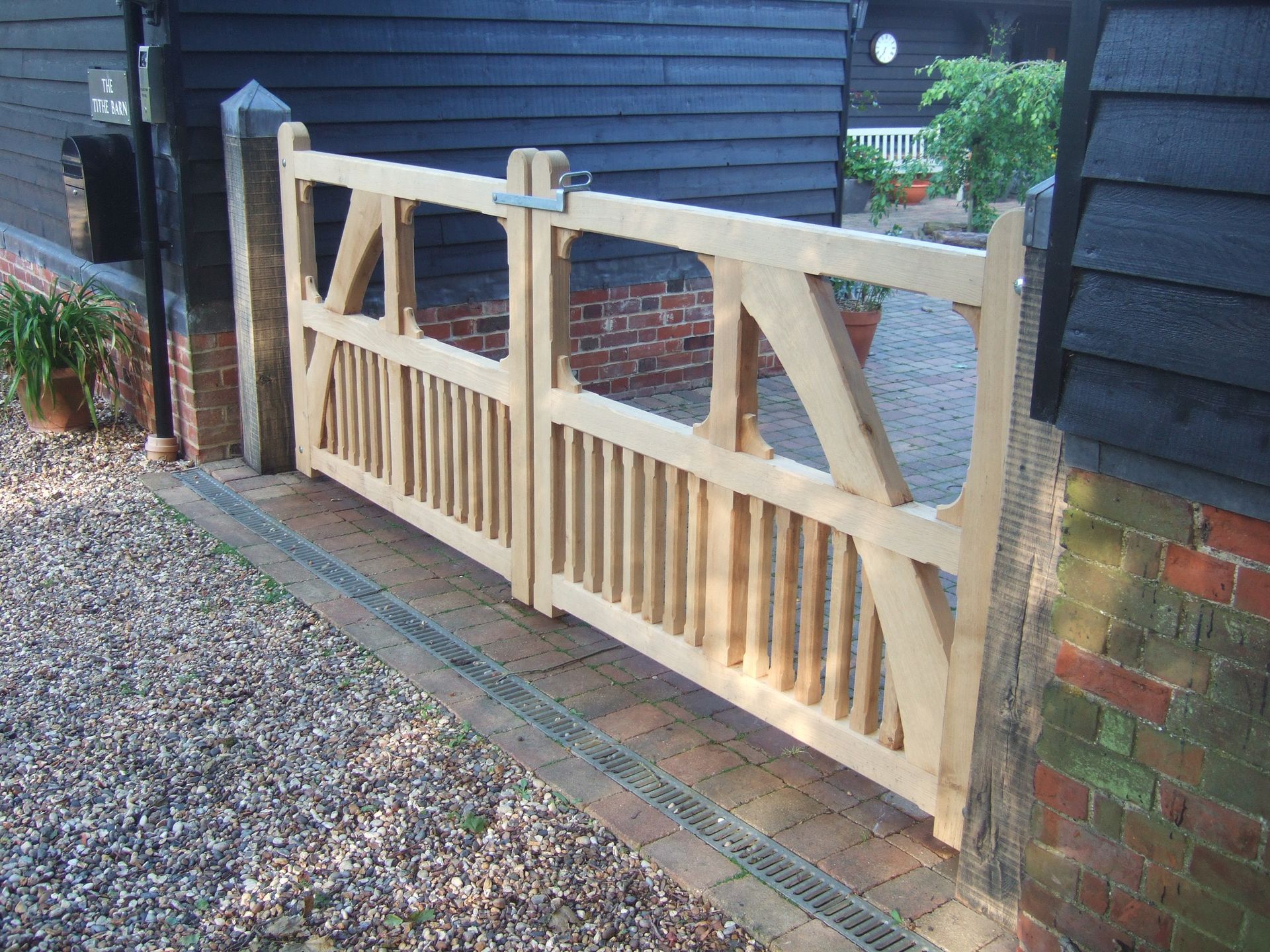 Bespoke Gates 35