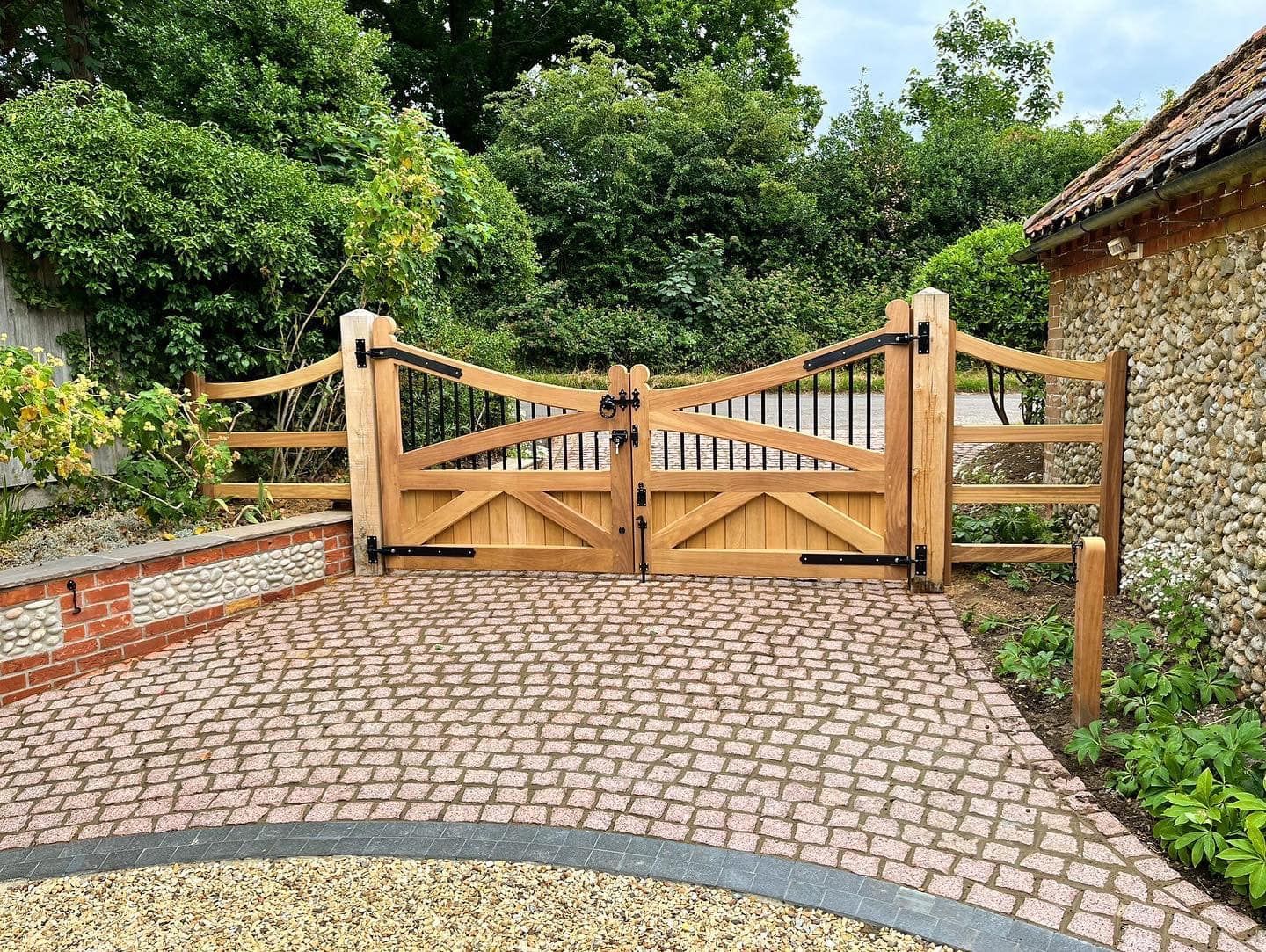 Bespoke Gates 36