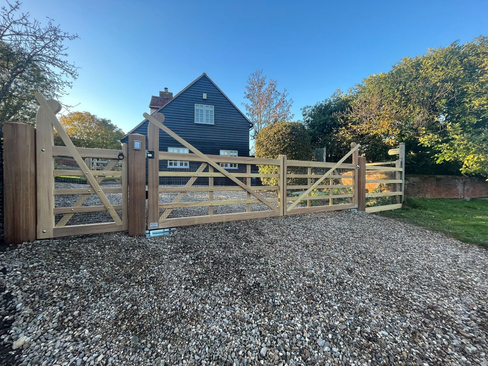 Raised Helve Gate Range 16