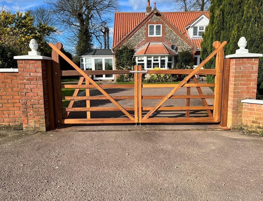 Raised Helve Gate Range 17