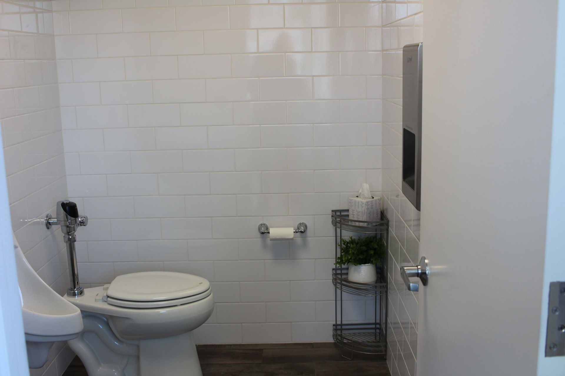 Clean Restroom | McLean Auto Repair