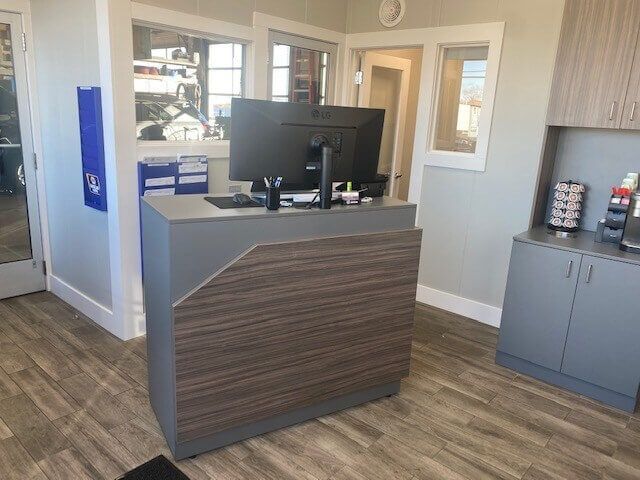 Service Desk Upon Entrance | McLean Auto Repair