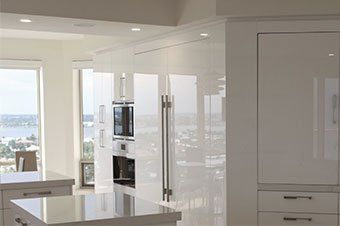 White High Gloss Acrylic Lacquer Kitchen Cabinetry, Miami FL
