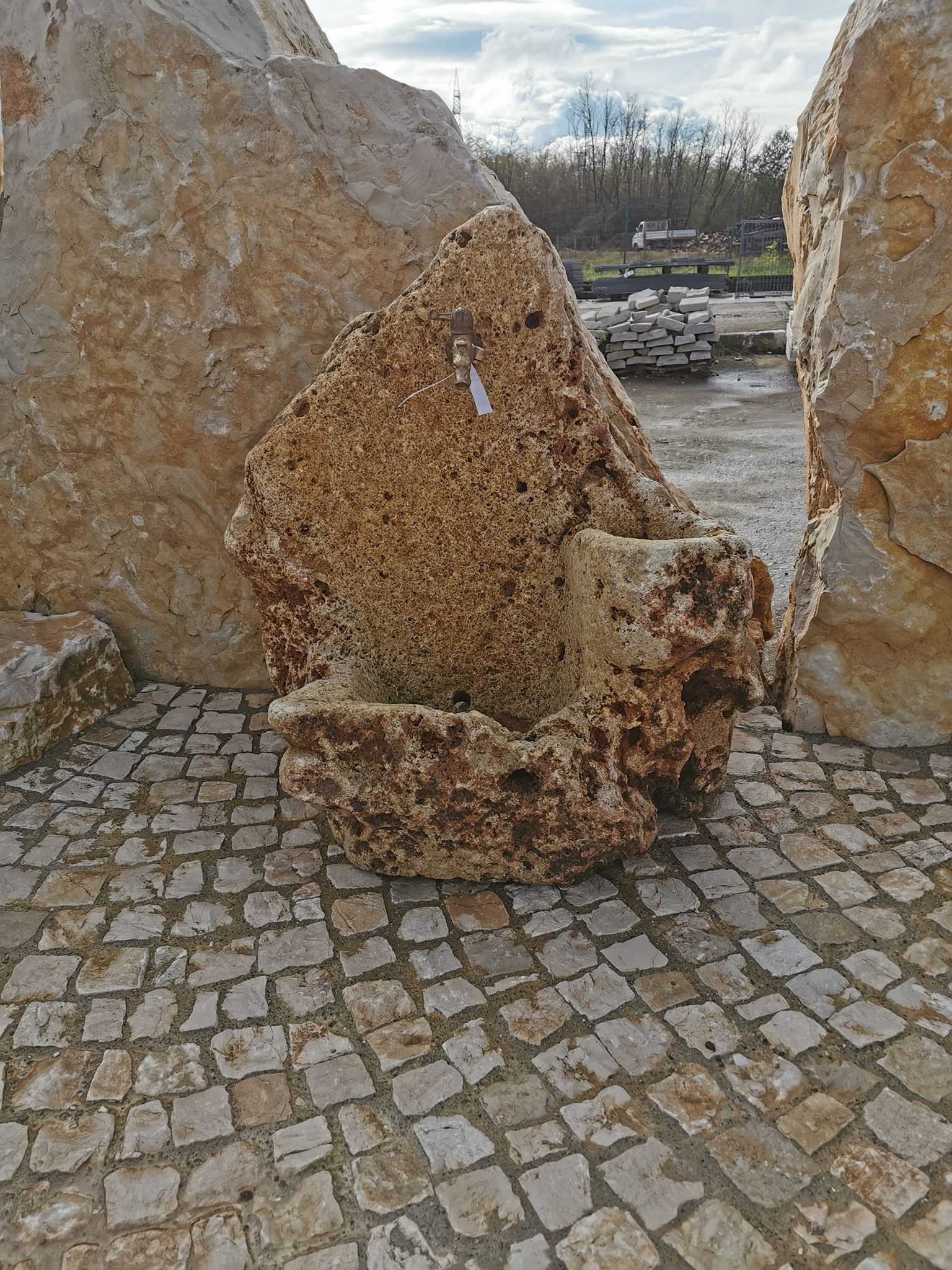 fontana 6 - International Pietre