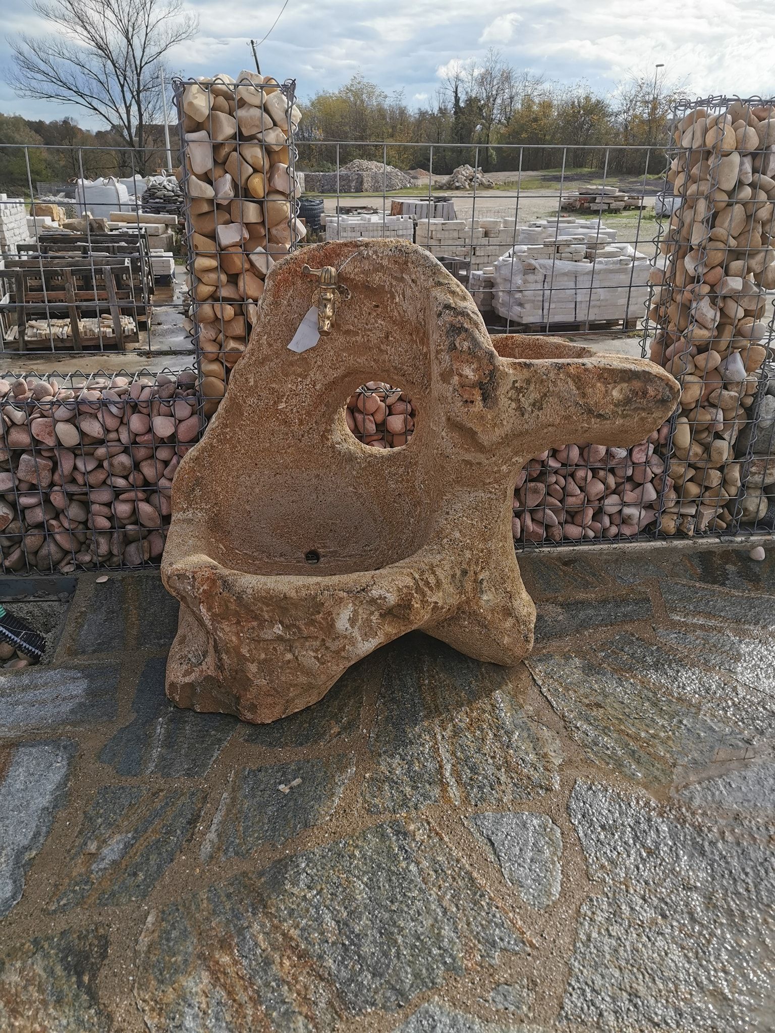 fontana 3 - International Pietre