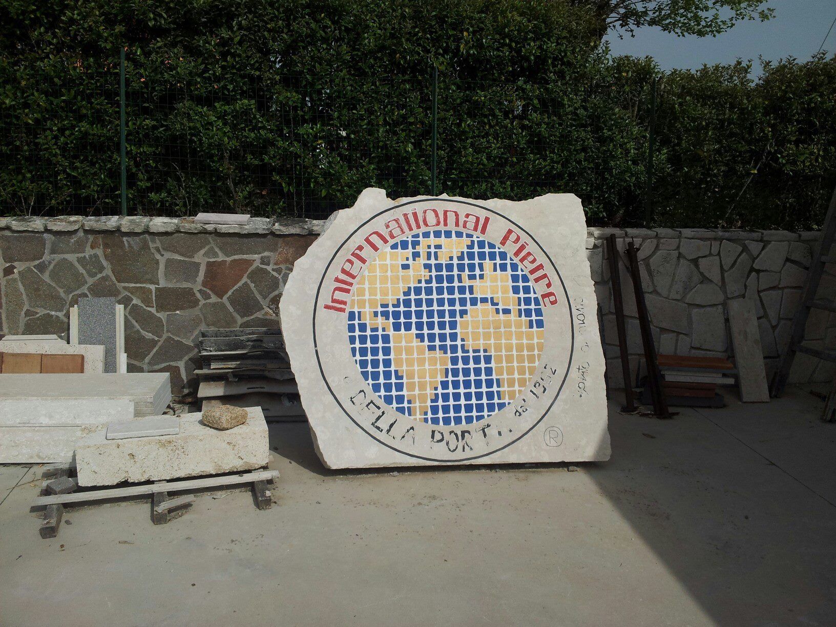 Logo in pietra - International Pietre