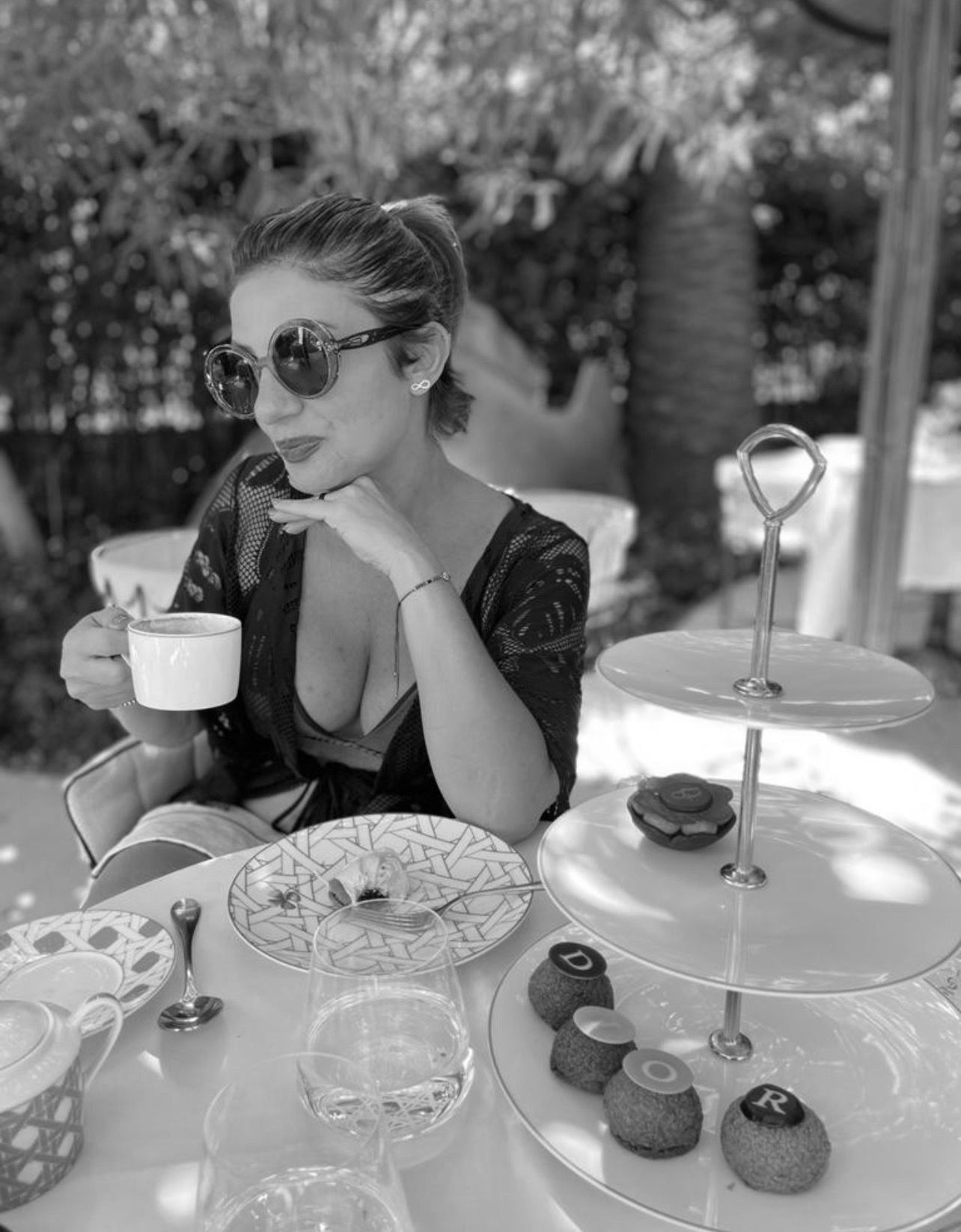 fabi tronolone, tomando café da dior em Saint Tropez